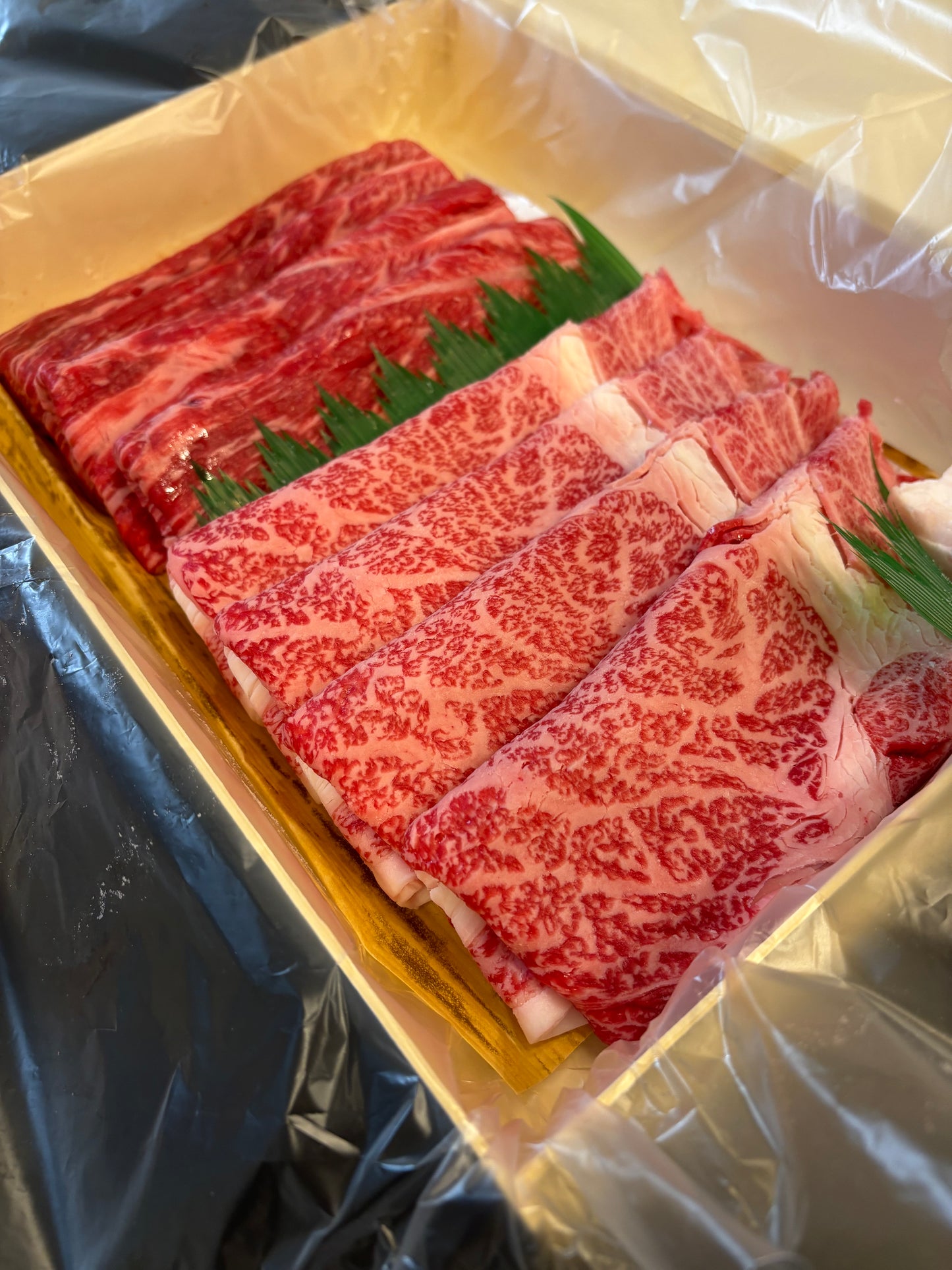 すき焼き・しゃぶしゃぶ (Sukiyaki, Shabu-shabu)